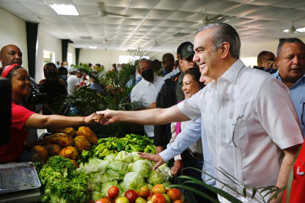Presidente Abinader asegura programas sociales del gobierno, son mayores que antes