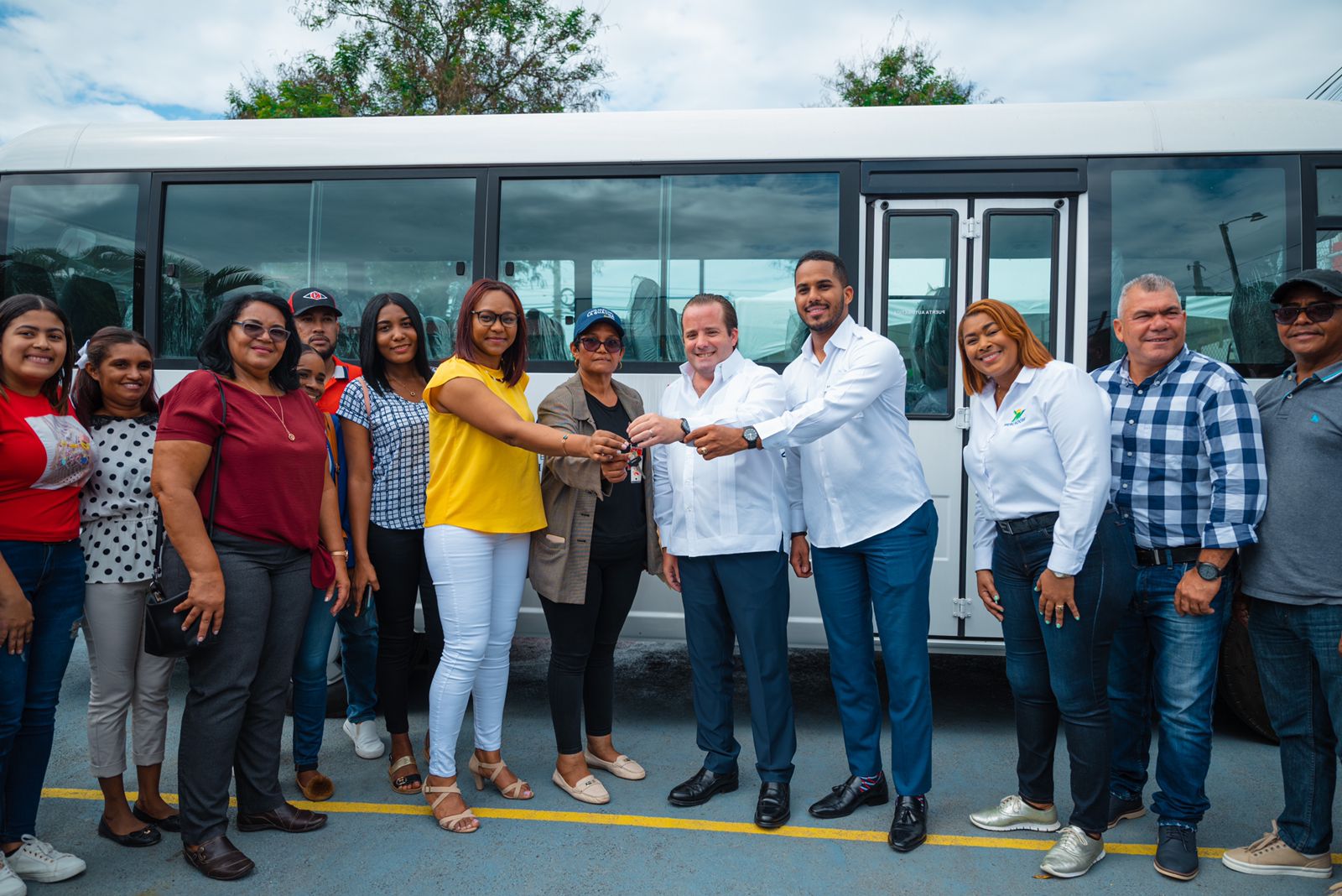 Parroquias reciben del gobierno 10 millones de pesos para remodelación