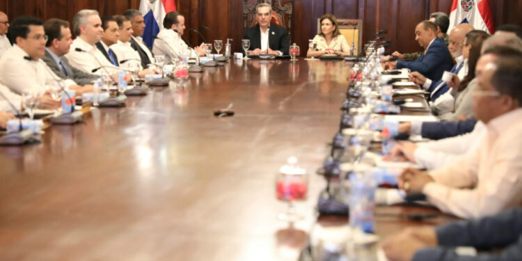 Abinader dirige consejo del Presupuesto Nacional 2023