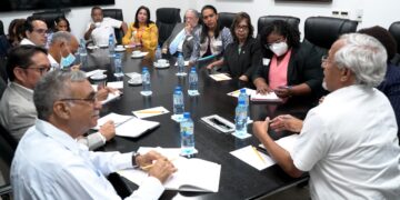 El MINERD sostuvo encuentro con el IDEC y el Foro Socioeducativo