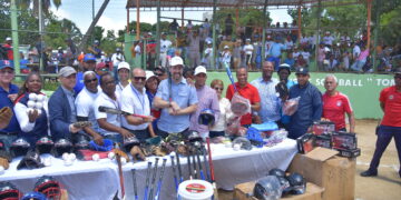 Instituto de dominicanos y dominicanas en el exterior realiza jornada de solidaridad