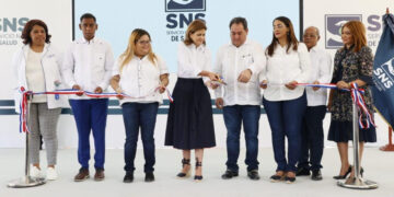 Vicepresidente entrega dos hospitales remodelados en Azua