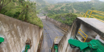 Presas mantienen regulación sobre los niveles de agua provocados por Fiona