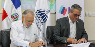 Medio Ambiente y Haina International Terminals pactan proteger tortugas marinas