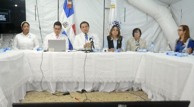 Superintendencia de Salud busca solución a inconvenientes de médicos y ARS