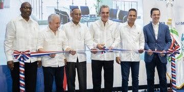 Presidente inaugura centro de formación Mamá Tingó