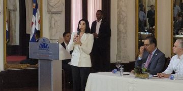 Gobierno muestra programa de implantes cocleares en niños con discapacidad auditiva