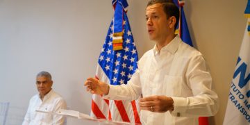 Intrant apertura oficina de licencias en Miami