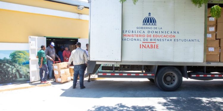 INABIE se adelanta con la entrega de utilería para el próximo año escolar