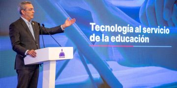 El gobierno adopta tecnología especializada en el ámbito de la educación primaria con el objetivo de promover el progreso en las áreas de ciencias, matemáticas y artes.