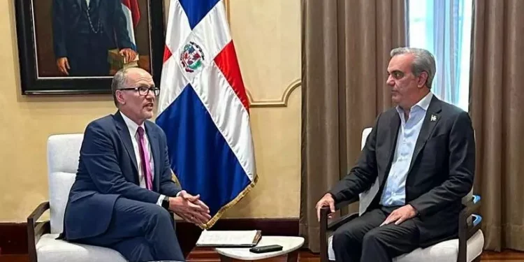 Abinader se encuentra en una reunión en el Palacio Nacional con el principal asesor de Joe Biden.