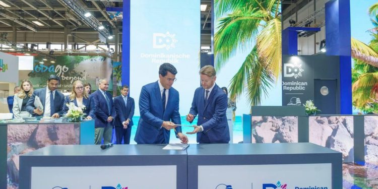 Ministro de Turismo de República Dominicana Afianza Alianzas Estratégicas con Aerolíneas en la Feria ITB Berlín