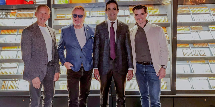 Nueva Marca de Cigarros «Kiskeya Cigars» Lanzada en Liverpool en Homenaje a la República Dominicana