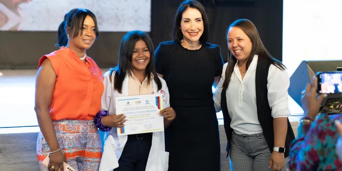 Conani Rd CONANI y MINERD certifican a 672 adolescentes en habilidades para la ...