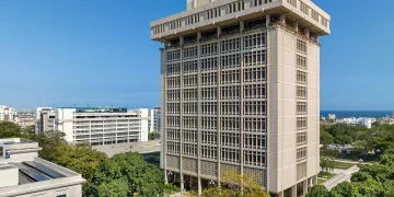 Banco Central reporta crecimiento económico de 5.4% en marzo 2025, impulsado por construcción, comercio y zonas francas